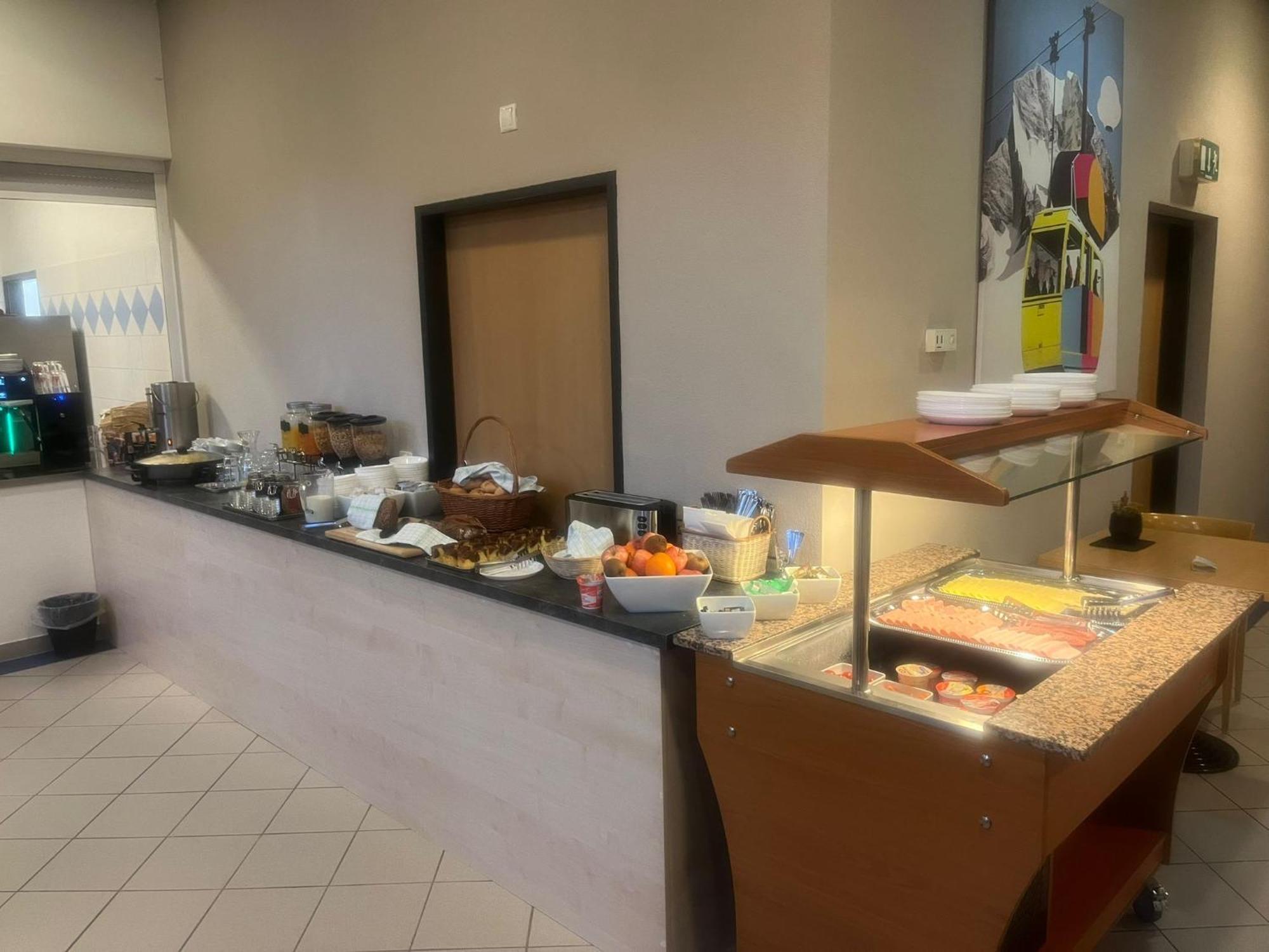 Twenty Seven City Hotel Τσελ αμ Ζέε Εξωτερικό φωτογραφία