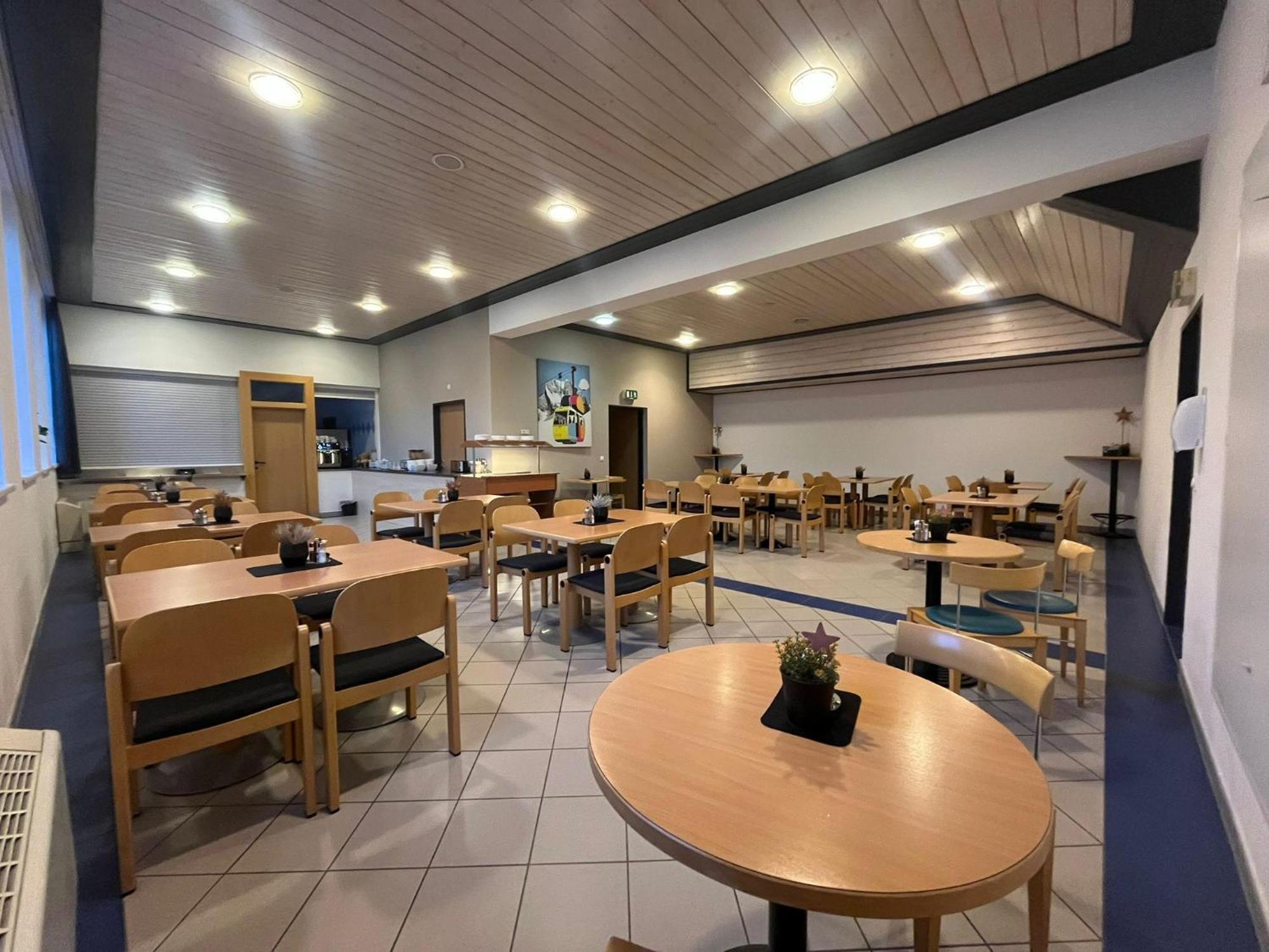 Twenty Seven City Hotel Τσελ αμ Ζέε Εξωτερικό φωτογραφία
