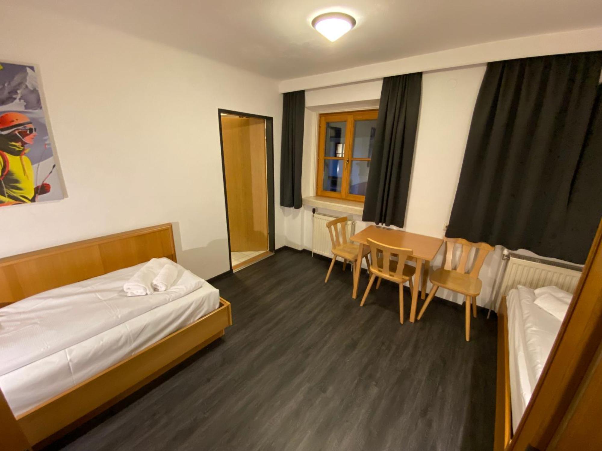 Twenty Seven City Hotel Τσελ αμ Ζέε Εξωτερικό φωτογραφία