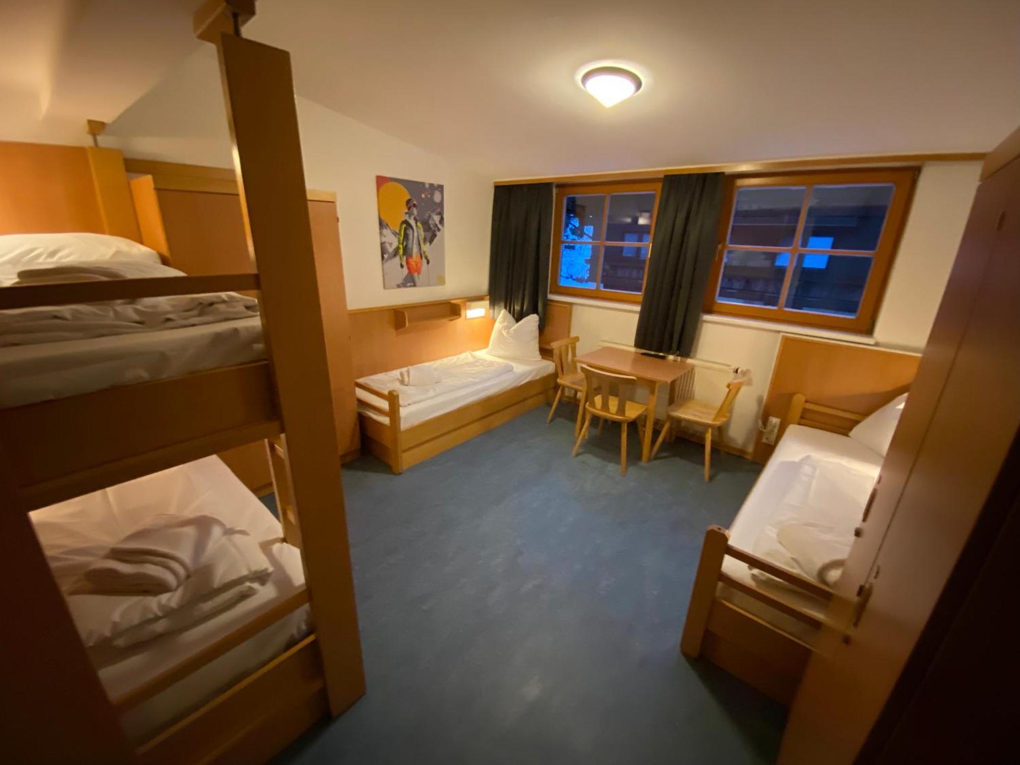 Twenty Seven City Hotel Τσελ αμ Ζέε Εξωτερικό φωτογραφία
