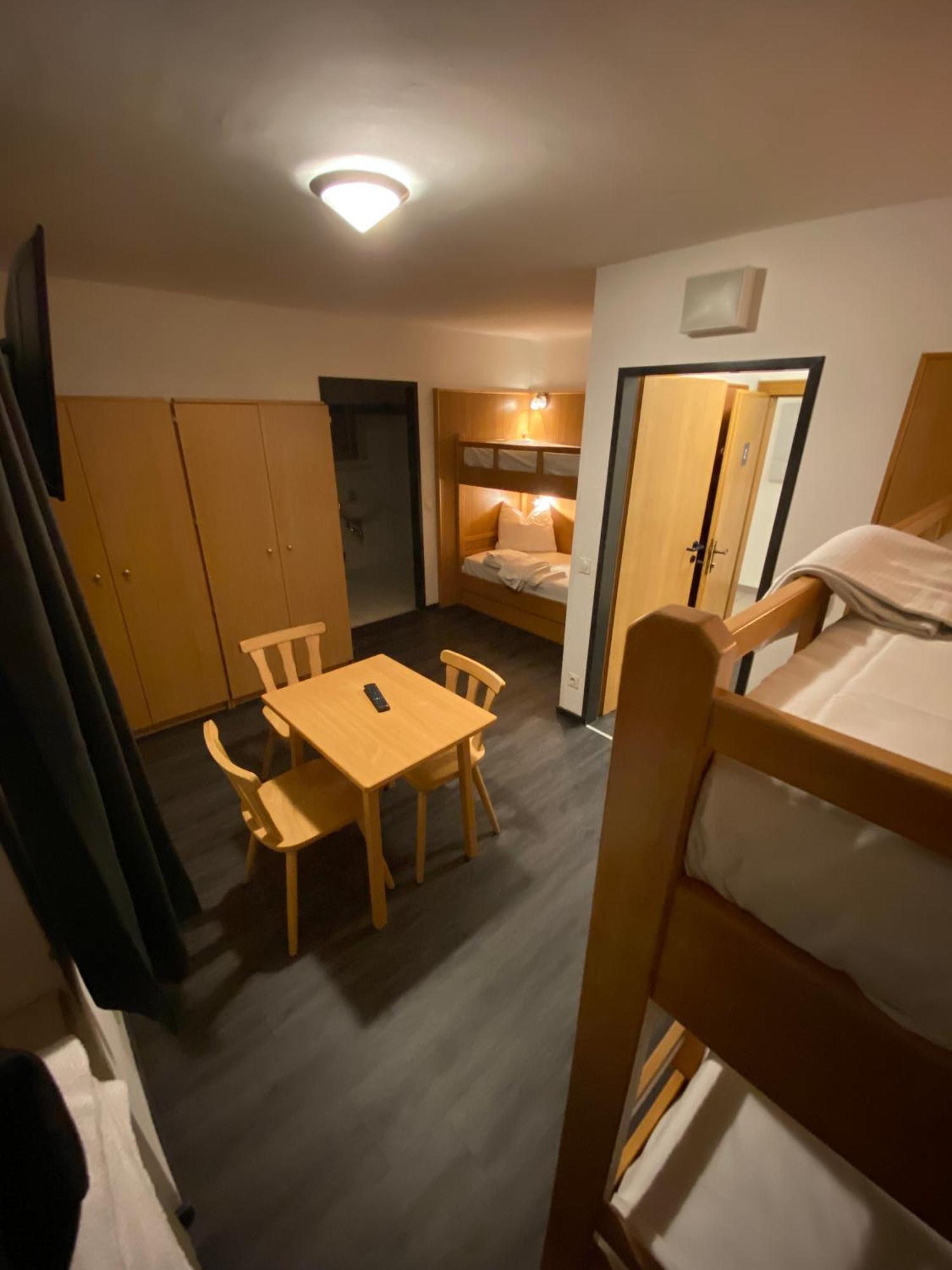 Twenty Seven City Hotel Τσελ αμ Ζέε Εξωτερικό φωτογραφία
