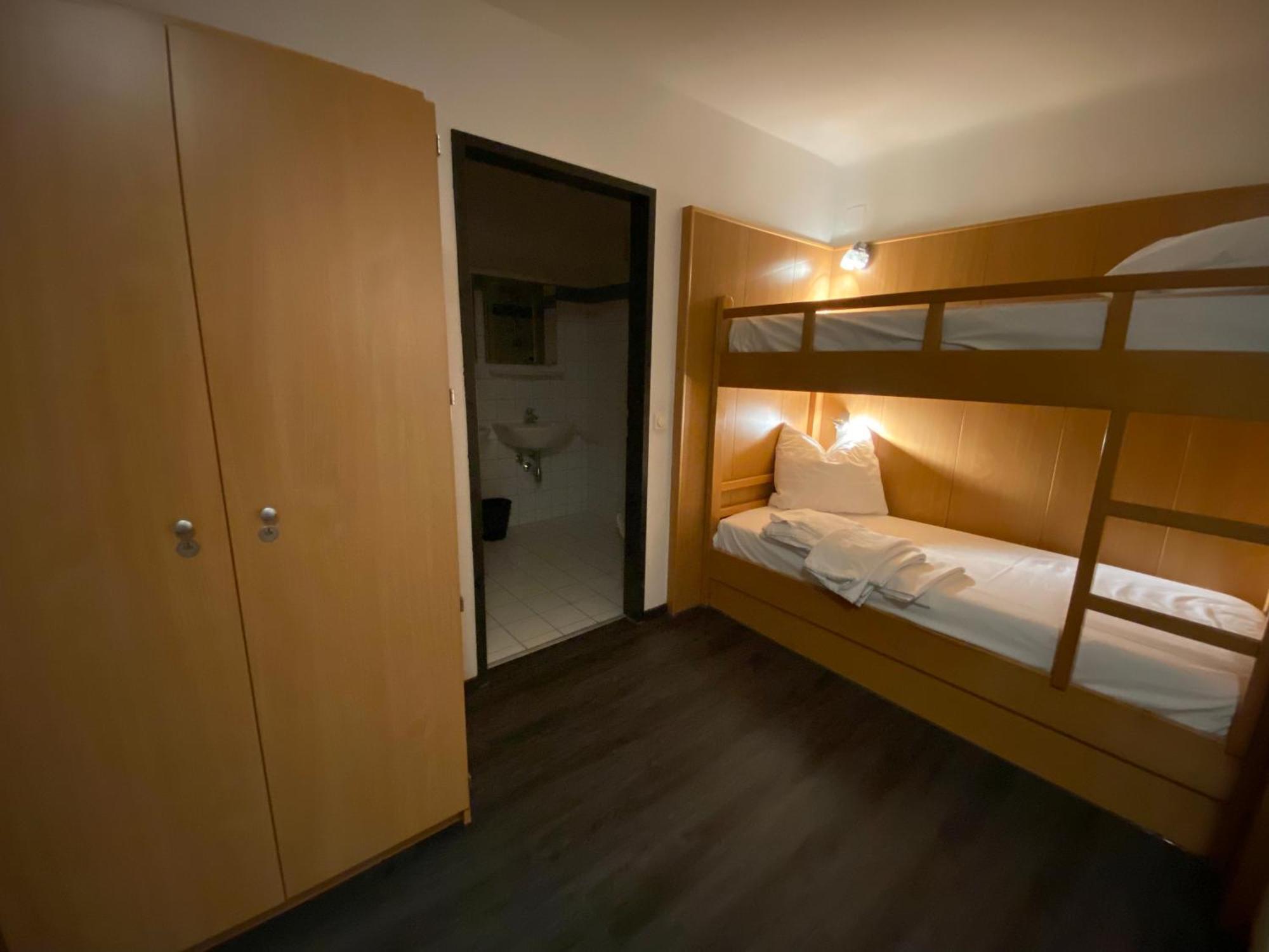 Twenty Seven City Hotel Τσελ αμ Ζέε Εξωτερικό φωτογραφία