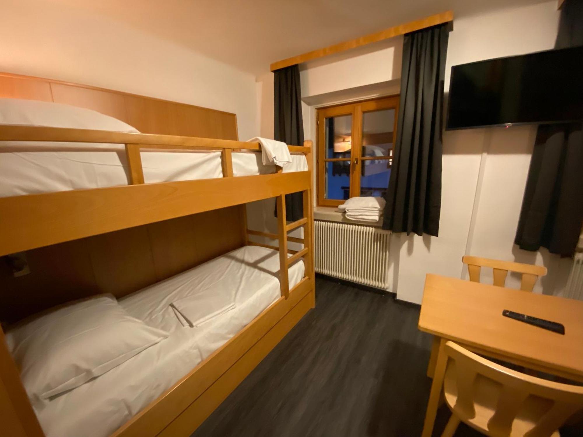 Twenty Seven City Hotel Τσελ αμ Ζέε Εξωτερικό φωτογραφία