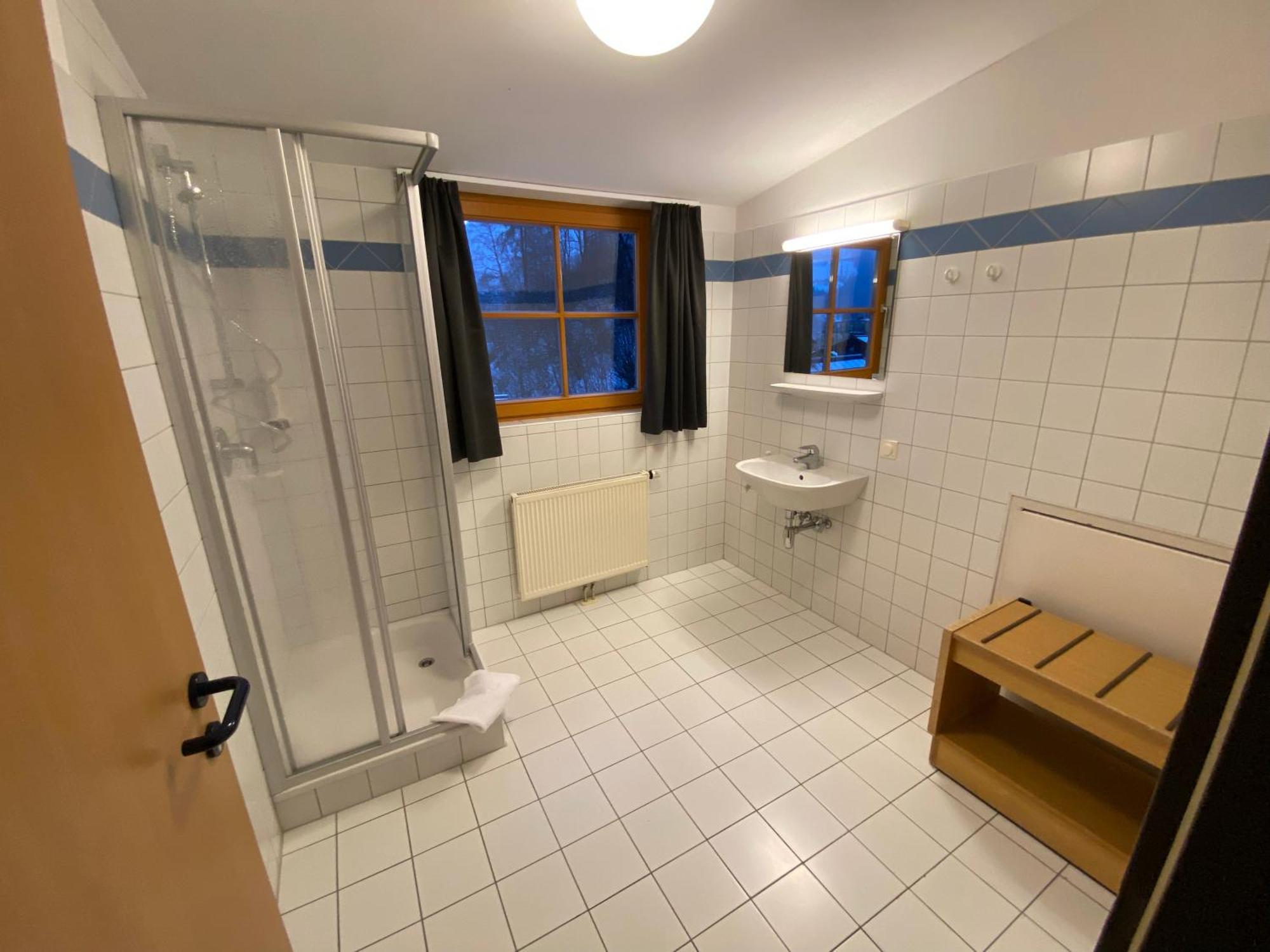 Twenty Seven City Hotel Τσελ αμ Ζέε Εξωτερικό φωτογραφία